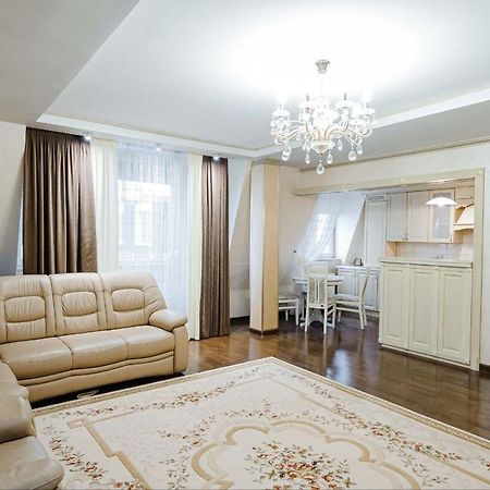 Cathedral Park And Pedestrian Zone Ultracentral Cozy Apartment In Chisinau Ngoại thất bức ảnh