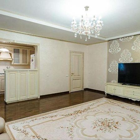 Cathedral Park And Pedestrian Zone Ultracentral Cozy Apartment In Chisinau Ngoại thất bức ảnh
