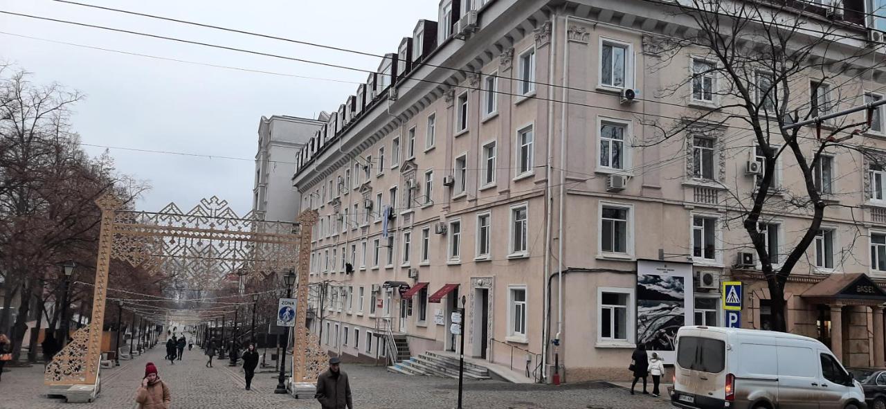 Cathedral Park And Pedestrian Zone Ultracentral Cozy Apartment In Chisinau Ngoại thất bức ảnh