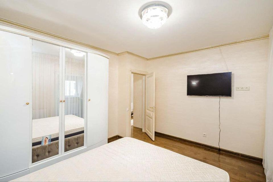 Cathedral Park And Pedestrian Zone Ultracentral Cozy Apartment In Chisinau Ngoại thất bức ảnh